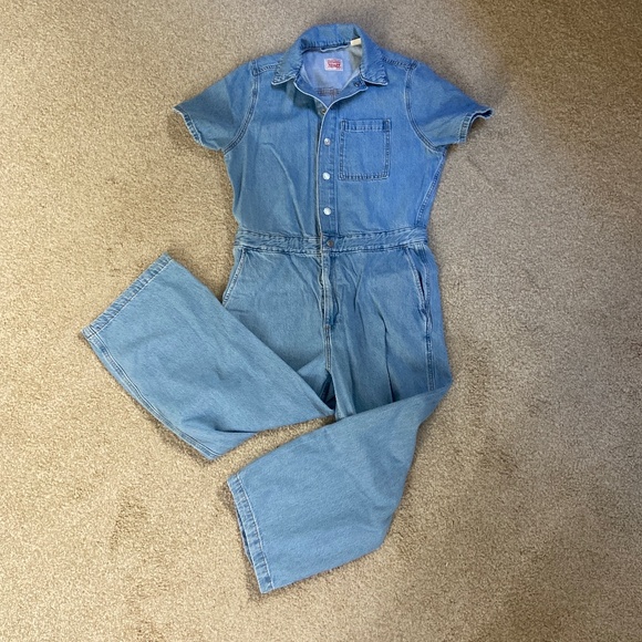 Levi's Pants - Levi’s Short Sleeve Light Wash Denim Romper, Size M